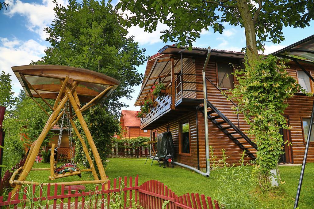 Отель Casa Bunicii Costesti  Экстерьер фото